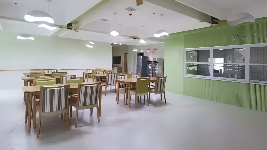 老年餐厅适老餐桌