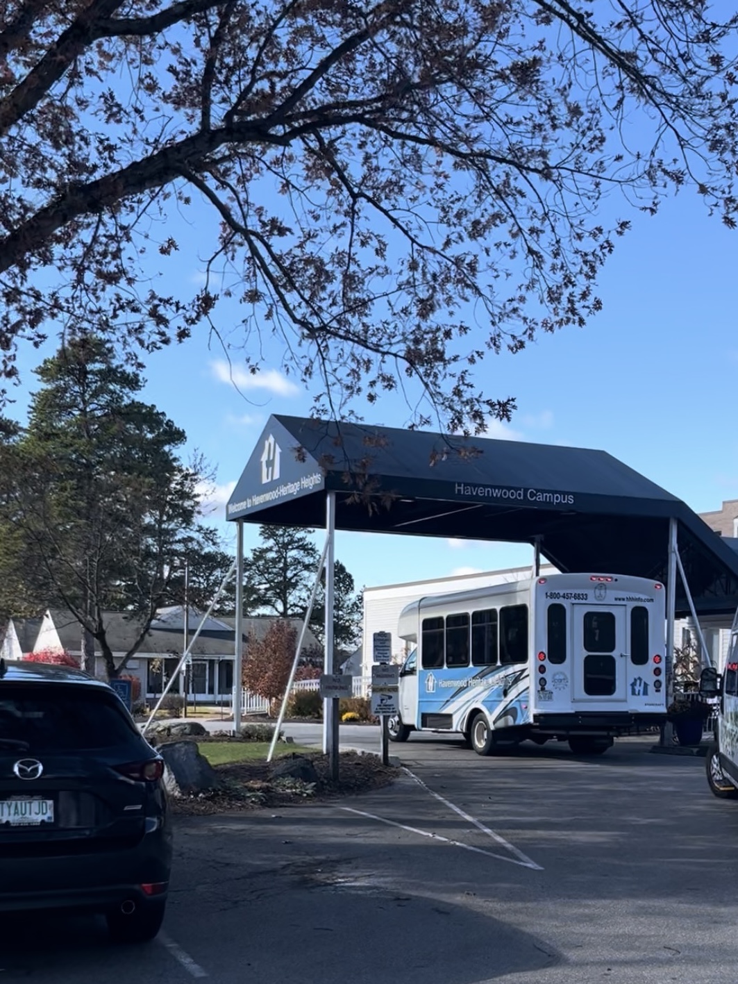 1763081051863618.jpg 门口.jpg